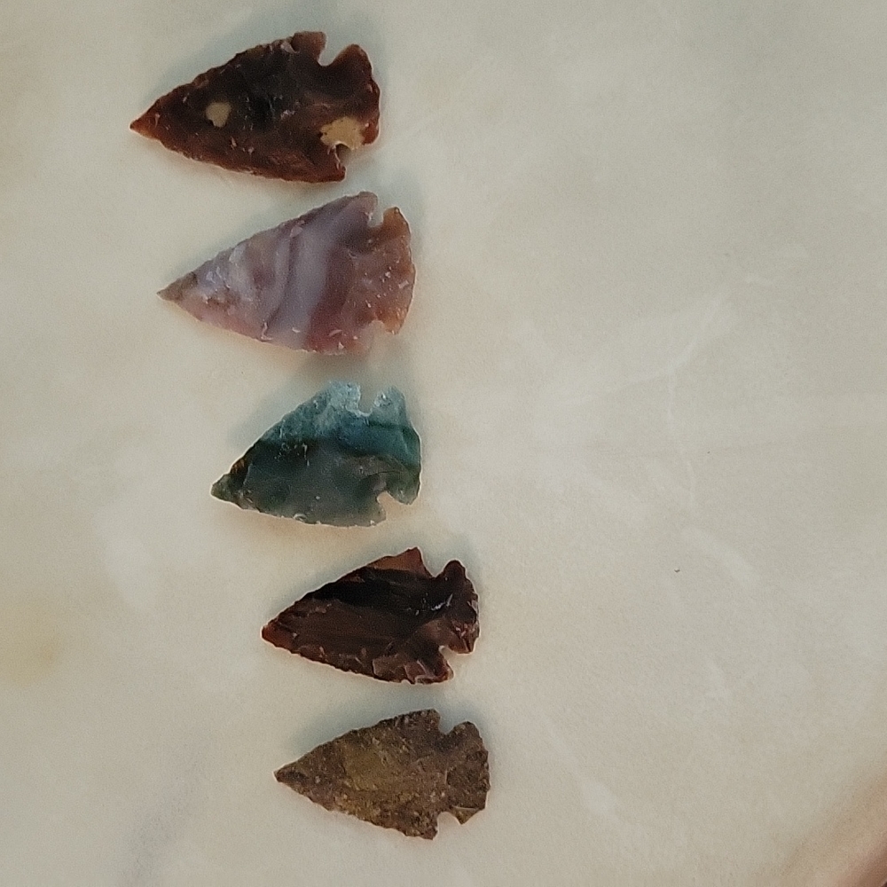 Arrow Heads Small  Gifts & Collectibles Natural Gem Stones 5 Pieces